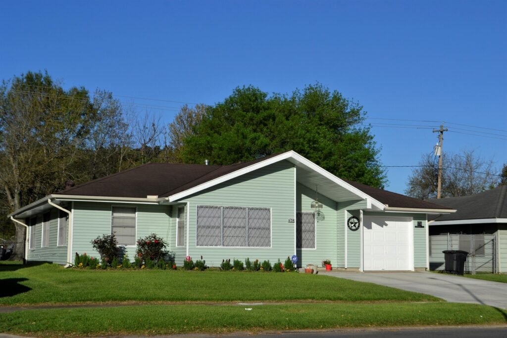 artisticoperations-house-4562504_1920